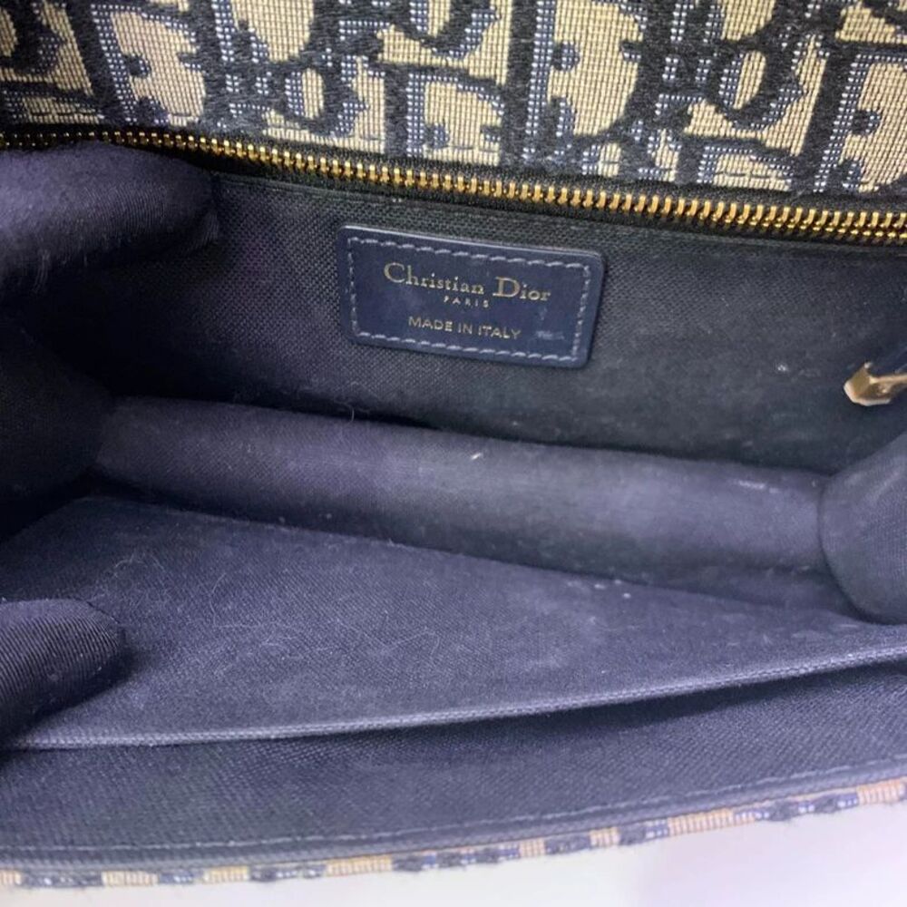 Dior Women Pre-Loved Bag Very Good Condition - Picture 9 of 9